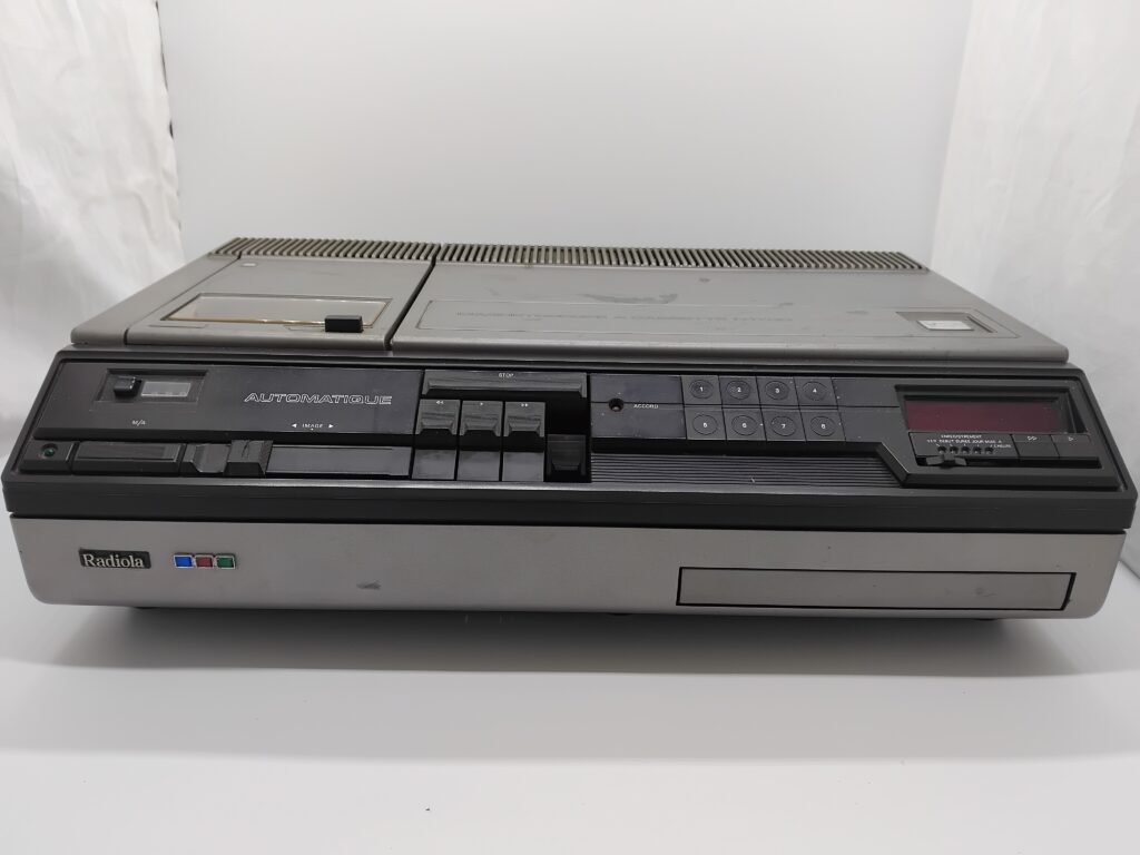 Modèle VCR N1700 de Philips.